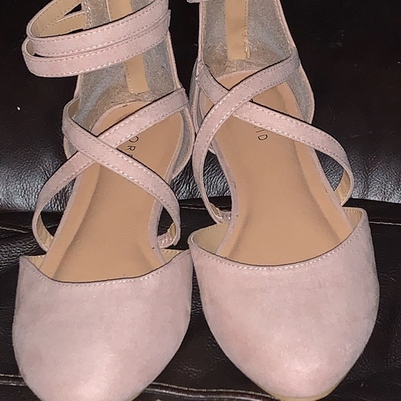 Pink suede crisscross ballet flats - Picture 1 of 2